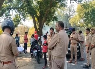 बहराइच में भीषण सड़क हादसा, अज्ञात वाहन ने बाइक को मारी ठोकर, गाड़ी के उड़े परखच्चे, 2 मौत