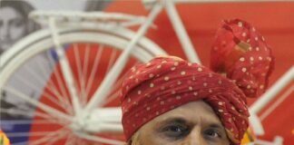 ईवीएम हटाकर रहेंगे, लोकतंत्र बचाने को चुनाव माफियाओं से लड़ाई जरूरी : अखिलेश यादव