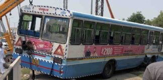 जींद में सड़क हादसा, हरियाणा रोडवेज की बस पलटने से 40 लोग घायल