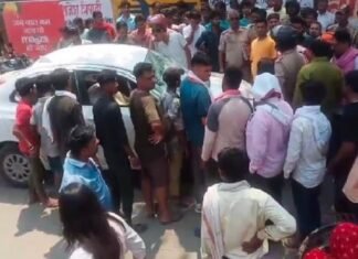 त्रिलोचन महादेव मंदिर के पास भीड़ में जा घुसी तेज रफ्तार कार, 5 श्रद्धालु घायल