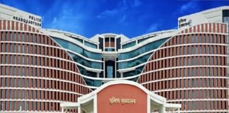 रील बनाने वाले पुलिसकर्मियों पर यूपी पुलिस सख्त, वर्दी में आपत्तिजनक वीडियो पोस्ट करने पर होगी कार्रवाई