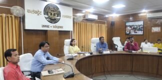 पर्यावरण संरक्षण और वृक्षारोपण को लेकर डीएम अंकुर लाठर सख्त, विभागों को दिए समयबद्ध कार्रवाई के निर्देश