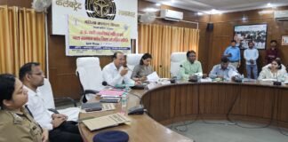 बकरीद को लेकर प्रशासन अलर्ट, डीएम और एसपी ने किया फ्लैग मार्च