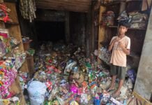 शॉर्ट सर्किट से किराना व्यापारी की दुकान में लगी आग, लाखों का नुकसान