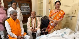 अस्वस्थ भाजपा नेत्री डॉ. रजनी सरीन का हाल जानने उनके आवास पहुंचे वित्त मंत्री सुरेश खन्ना