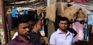 सरकारी संपत्ति पर हाथ डालने वालों पर होगी कार्रवाई, नवाबगंज तिराहे पर फ्रीजर का स्टार्टर तोड़ा