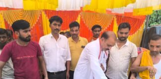 बाराबंकी: जेष्ठ माह के छठे बड़े मंगलवार पर क्षेत्र के विभिन्न स्थानों व हनुमान मंदिरों पर समाजसेवियों द्वारा हुए भंडारे