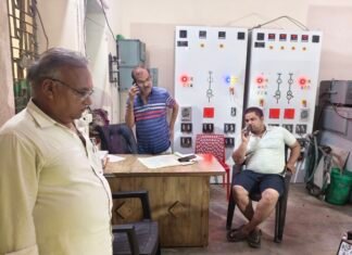 आधी रात में गुल हुई बिजली, फोन नहीं उठाने पर भड़के मोहल्लेवासी, पावर हाउस पर किया हंगामा