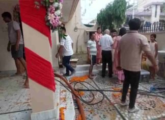 शादी घर में मचा हड़कंप, AC के आउटडोर में ब्लास्ट से लगी आग, दमकल विभाग ने पाया काबू