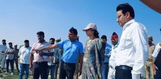गंगा की विनाशकारी बाढ़ से बचाव की तैयारी तेज, डीएम ने किया निर्माणाधीन पार्को पाइन का निरीक्षण
