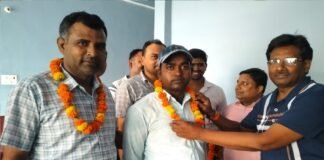 नवाबगंज नगर के मुख्य बाजार स्थित विमल मेडिकल स्टोर पर रविवार शाम को मेडिकल एसोसिएशन की बैठक