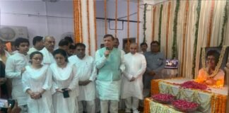 समर्पण, स्नेह और सेवा की मिसाल थीं डॉ. रजनी सरीन, श्रद्धांजलि सभा में भावुक हुए सतीश महाना