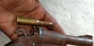 सोशल मीडिया पर अवैध तमंचा और कारतूस की फोटो वायरल, पुलिस जांच में जुटी