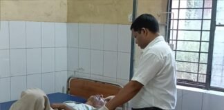40 वर्षों से काबिज भूमि पर कब्जे के विरोध में परिवार का आमरण अनशन, एसडीएम के आश्वासन पर अस्पताल में भर्ती
