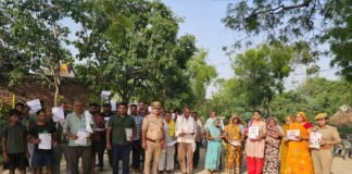 साइबर ठगी के खिलाफ राजेपुर पुलिस का जागरूकता अभियान, ग्रामीणों को बताए डिजिटल सुरक्षा के गुर