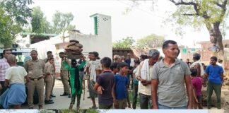उच्चाधिकारियों के निर्देश पर चला प्रशासन का बुलडोजर, कब्जा मुक्त कराई गई भूमि