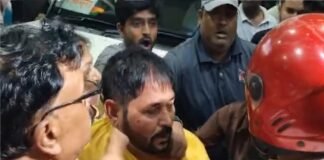 कोलकाता एयरपोर्ट पर TMC-BJP समर्थकों में भिड़ंत, अभिषेक बनर्जी के पहुंचने से पहले मचा हंगामा