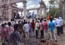 महाराष्ट्र के हनुमान मंदिर में बड़ा हादसा, निर्माणाधीन मारुति मंदिर का छज्जा गिरा, 30 से 40 लोग मलबे में दबे
