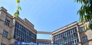 सीबीएसई में बड़ा प्रशासनिक फेरबदल: चेयरमैन राहुल सिंह और सचिव हिमांशु गुप्ता का तबादला