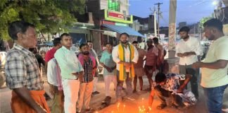 लखनऊ: कोचिंग सेंटर में हुए अग्निकांड में 15 छात्र-छात्राओं की मौत, मृतकों को श्रद्धांजलि देने के लिए कैंडल मार्च और श्रद्धांजलि सभा आयोजित