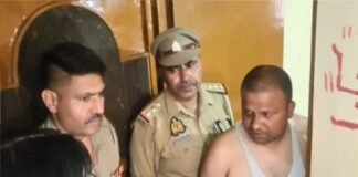 अपनी तेरहवीं के भोज के दौरान जिंदा लौटा गिरधर