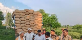 नवाबगंज के वीरपुर गांव में चल रहे भूमि विवाद को लेकर बुधवार शाम प्रशासन सक्रिय, एसडीएम और सीओ ने लिया मामले का संज्ञान