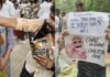 लखनऊ: धर्मेंद्र प्रधान के इस्तीफे की खबर मिलते ही इको गार्डन में जश्न, बांटी गई मेलोडी टॉफियां और फाड़ दिए पोस्टर