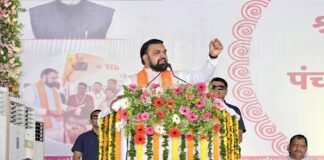 संवेदना का शासन: जब मुख्यमंत्री सम्राट चौधरी ने थामा कैंसर पीड़ित का हाथ