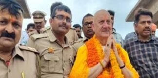 फिल्म ‘श्री राम भूमि’ की शूटिंग के लिए अयोध्या पहुंचे अनुपम खेर, चढ़ावा चोरी के मामले पर दी प्रतिक्रिया