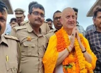 फिल्म ‘श्री राम भूमि’ की शूटिंग के लिए अयोध्या पहुंचे अनुपम खेर, चढ़ावा चोरी के मामले पर दी प्रतिक्रिया
