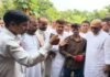 अजय राय ने बलदेव यादव के परिवार से की मुलाकात, सरकारी नौकरी, मुआवजा और हत्या का केस दर्ज करने की मांग