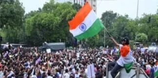 जंतर-मंतर से संसद मार्च में बवाल, पुलिस-प्रदर्शनकारियों के बीच घंटों टकराव
