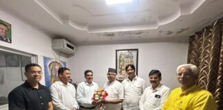 जन उद्घोष व्यापार मंडल के प्रतिनिधिमंडल ने विधायक से की मुलाकात, जानकीपुरम विस्तार की जर्जर सड़कों का उठाया मुद्दा
