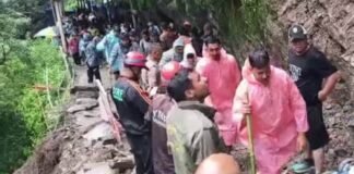 घंटों की मशक्कत के बाद खुला केदारनाथ पैदल मार्ग, फिर शुरू हुई यात्रा