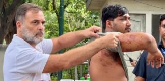 राहुल गाँधी ने पैलेट गन से घायल छात्र को सामने बैठाकर सरकार को घेरा