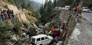 अंतिम यात्रा के दौरान मौत का मातम : चार की मौत, नौ घायल