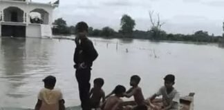 यूपी में बाढ़ और बारिश का डबल अटैक, 40 सरकारी स्कूलों में घुसा पानी, 18 जिलों में नदियां खतरे के निशान से ऊपर