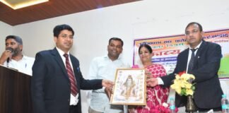 स्वतंत्रता दिवस की पूर्व संध्या पर अधिवक्ता संघ में काव्य गोष्ठी, जनपद न्यायाधीश ने की अध्यक्षता