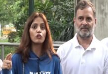 राहुल गांधी की प्रेस कॉन्फ्रेंस में वायरल गर्ल रिया अहीर ने लगाया आरोप, कहा- बेटियों को न पढ़ने दे रहे और न बचने दे रहे