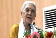 हॉस्टल में शराब-सिगरेट पर जताई नाराजगी, राज्यपाल आनंदीबेन का बड़ा संदेश- ‘बेटियां पढ़ें, लेकिन संस्कार भी सीखें’