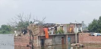 बाढ़ का कहर, 36 गांव प्रभावित; 5,725 परिवारों पर असर, राहत-बचाव कार्य तेज