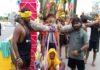 95 साल की सोन देवी के पोतों ने पालकी में बैठाकर कराई कांवड़ यात्रा, 35 पोते बारी-बारी से दे रहे कंधा
