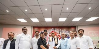 पीसीएस समेत तीन परीक्षाओं में अतिरिक्त अवसर की मांग, अखिलेश से मिले आयु सीमा पार अभ्यर्थी