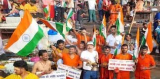 श्रद्धा का अनोखा रंग, 8 लाख की ‘मैक्लारेन कांवड़’ बनी आकर्षण का केंद्र