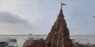 यूपी में बाढ़-बारिश का कहर, फर्रुखाबाद में गंगा में समाया मकान, काशी के 84 घाट डूबे; आगरा में दो मंजिला घर ढहा