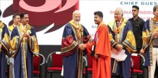 मोदी का युवाओं को मंत्र, सिर्फ सवाल मत पूछिए, समाधान भी खोजिए : पीएम
