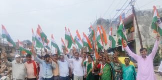 तिरंगे के सम्मान में फतेहगढ़ में निकली भव्य तिरंगा यात्रा, बड़ी संख्या में उमड़े भाजपा कार्यकर्ता