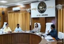 50 लाख एवं उससे अधिक लागत की परियोजनाओं की डीएम ने की समीक्षा, धीमी प्रगति पर जताई नाराजगी