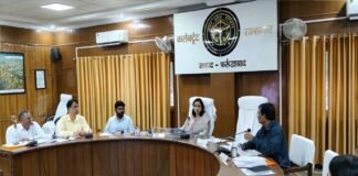 50 लाख एवं उससे अधिक लागत की परियोजनाओं की डीएम ने की समीक्षा, धीमी प्रगति पर जताई नाराजगी