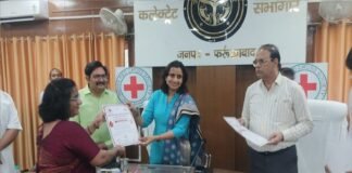 युवा ही देश का भविष्य, रक्तदान से बचाई जा सकती हैं अनमोल जिंदगियां : डीएम